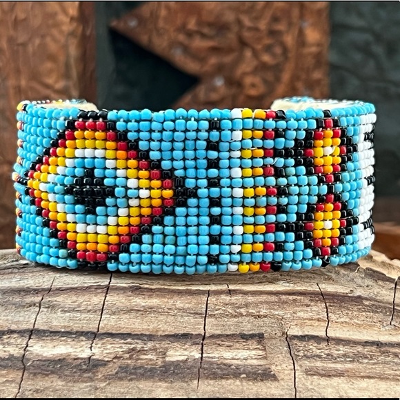 Native American Beaded Bracelet - Picture 2 of 13